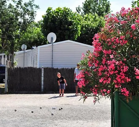 Bonnes Sur Le La Prairie Campeggio *